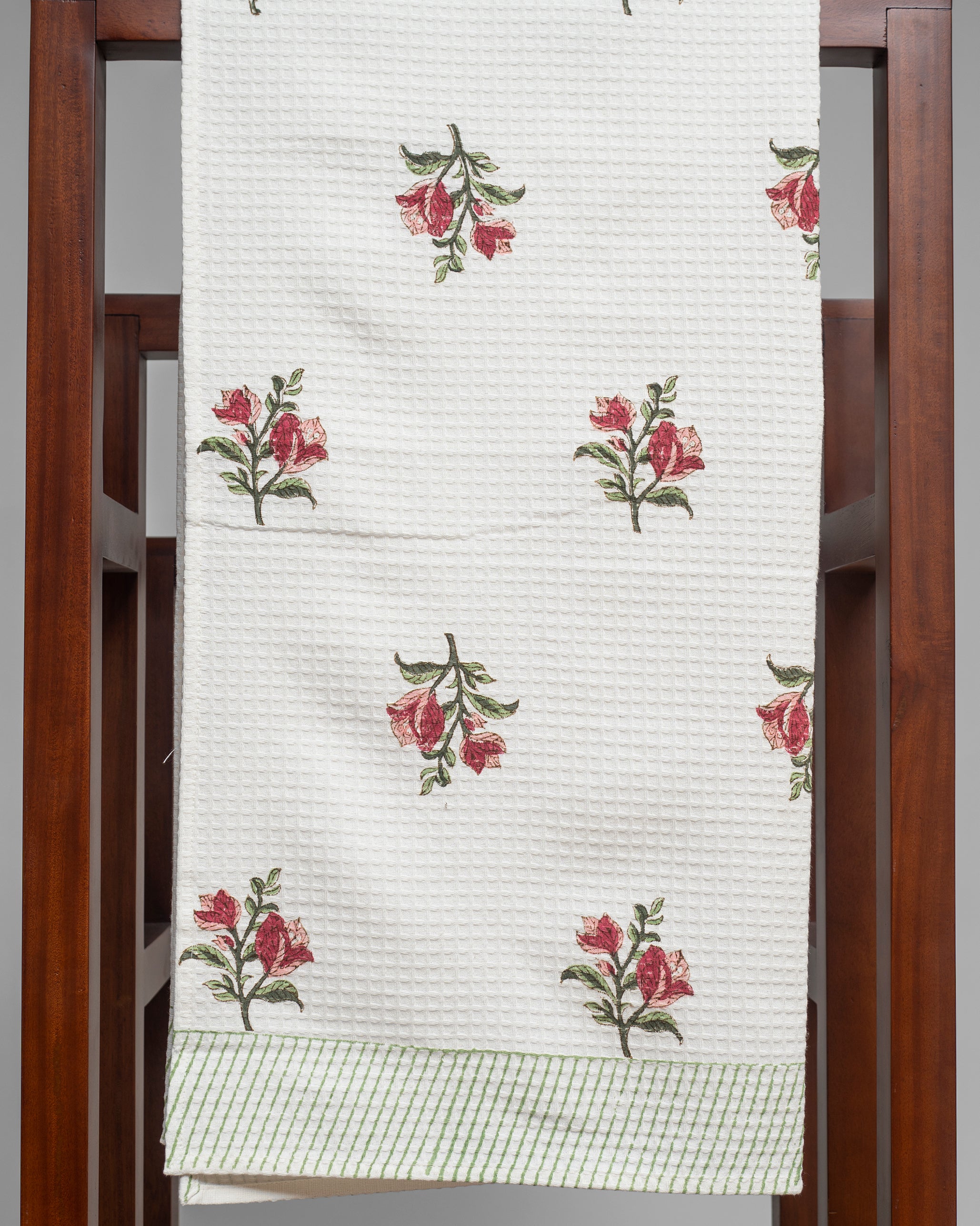 Bougainvillea Blooms Pink Bath Towel